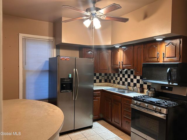 42 Kelton Avenue, Schenectady, NY 12307