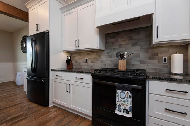 6002 S Kings Avenue, Springfield, MO 65810