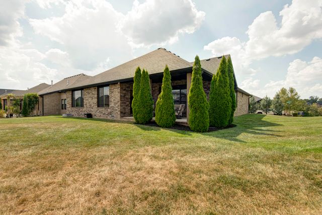 6002 S Kings Avenue, Springfield, MO 65810