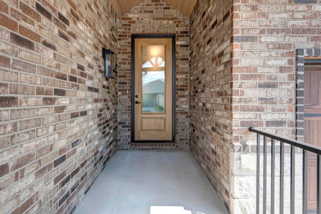 6002 S Kings Avenue, Springfield, MO 65810