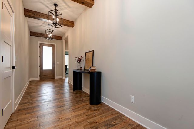 6002 S Kings Avenue, Springfield, MO 65810