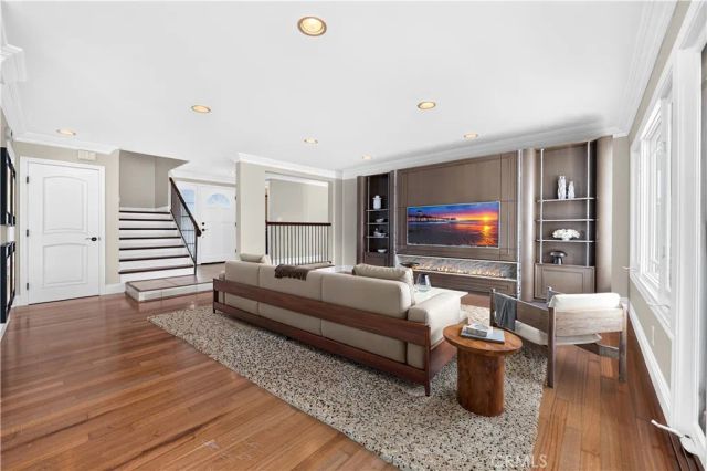 19151 Yacht Lane, Huntington Beach, CA 92646