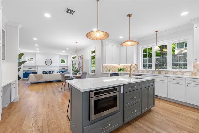 93 Hathaway Circle, Arlington, MA 02476