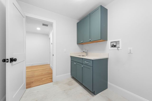 93 Hathaway Circle, Arlington, MA 02476