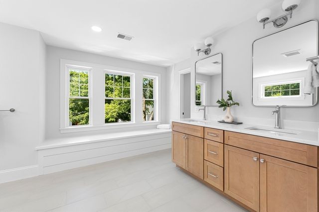 93 Hathaway Circle, Arlington, MA 02476
