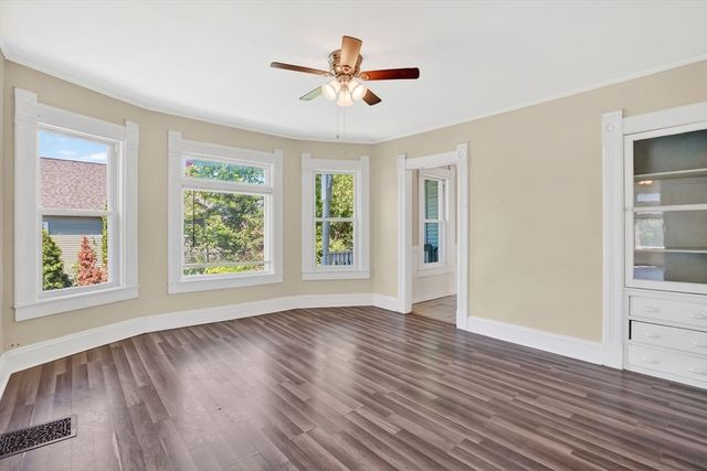 658 Union St, Springfield, MA 01109