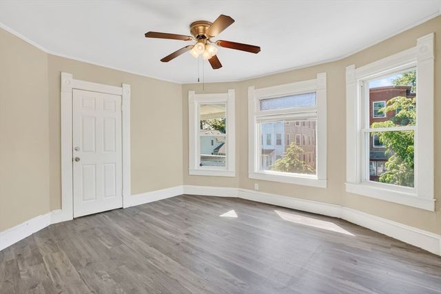 658 Union St, Springfield, MA 01109