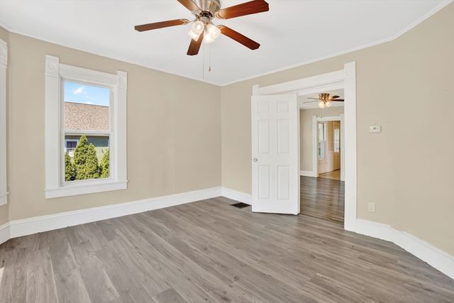 658 Union St, Springfield, MA 01109