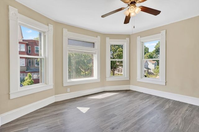 658 Union St, Springfield, MA 01109