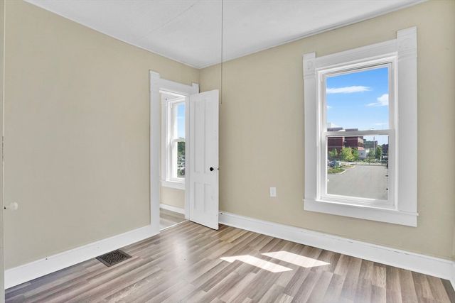 658 Union St, Springfield, MA 01109