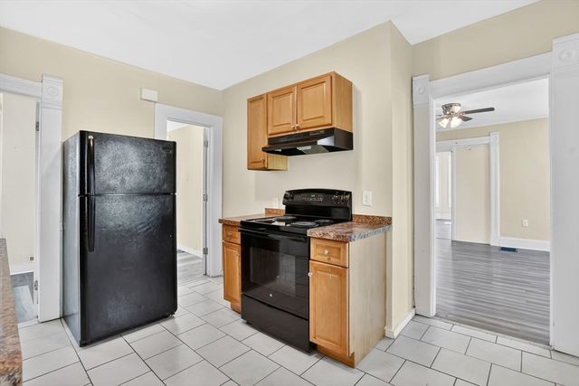 658 Union St, Springfield, MA 01109