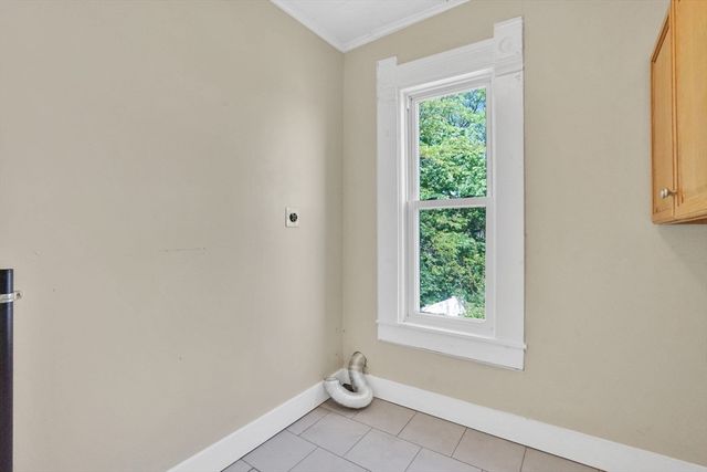 658 Union St, Springfield, MA 01109