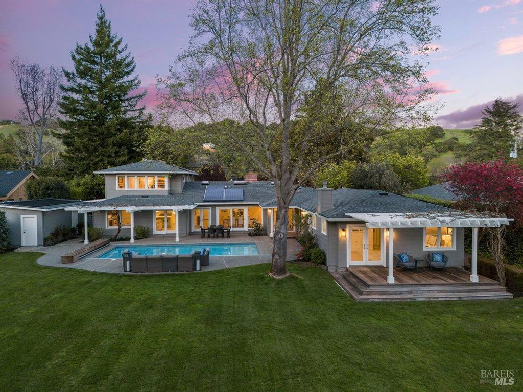 1321 Butterfield Rd, San Anselmo, CA 94960