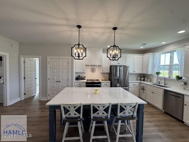 338 Cottage Loop, Midway, GA 31320