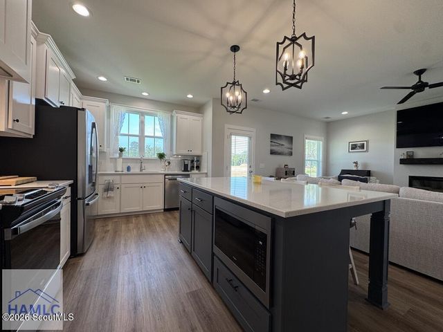 338 Cottage Loop, Midway, GA 31320