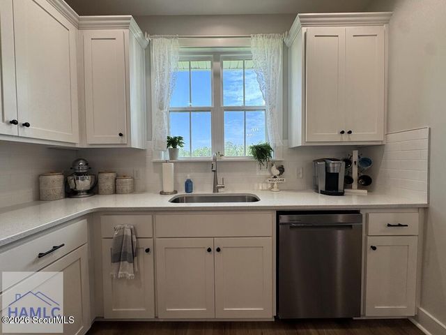 338 Cottage Loop, Midway, GA 31320