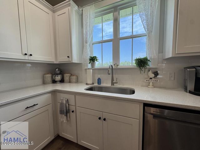 338 Cottage Loop, Midway, GA 31320