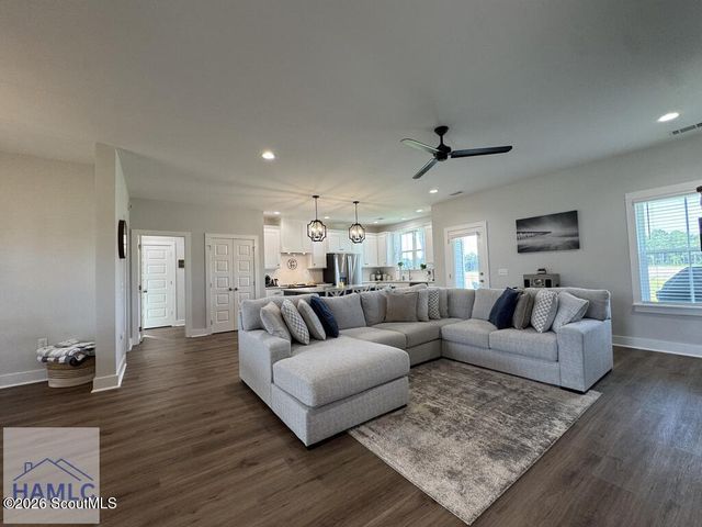 338 Cottage Loop, Midway, GA 31320