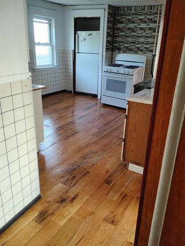 23 Suffolk St, Worcester, MA 01604