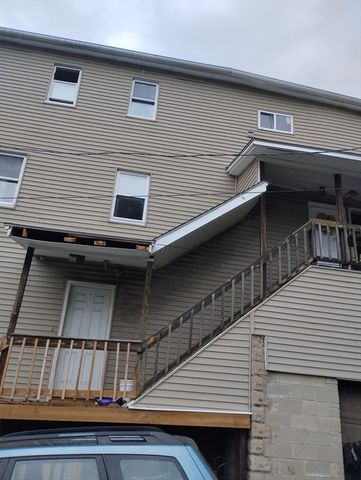 23 Suffolk St, Worcester, MA 01604