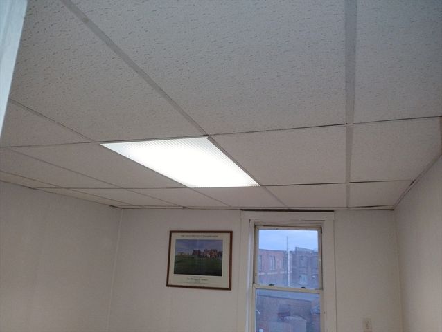 23 Suffolk St, Worcester, MA 01604
