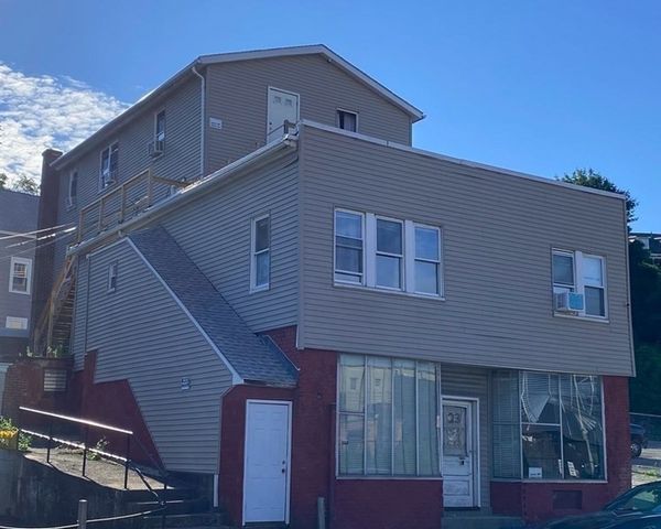 23 Suffolk St, Worcester, MA 01604