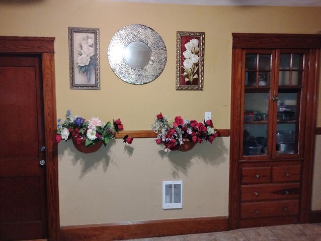 23 Suffolk St, Worcester, MA 01604