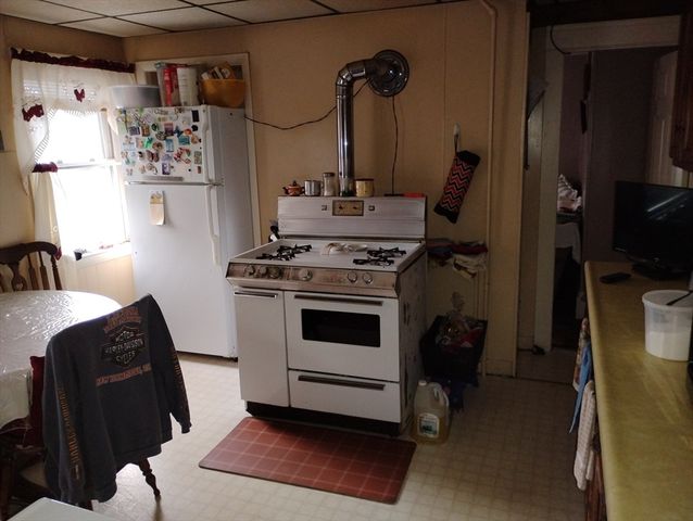 23 Suffolk St, Worcester, MA 01604
