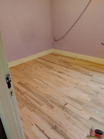 23 Suffolk St, Worcester, MA 01604