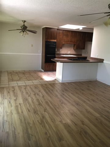 413 Glenhaven Drive, Azle, TX 76020