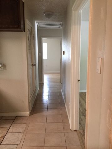 413 Glenhaven Drive, Azle, TX 76020