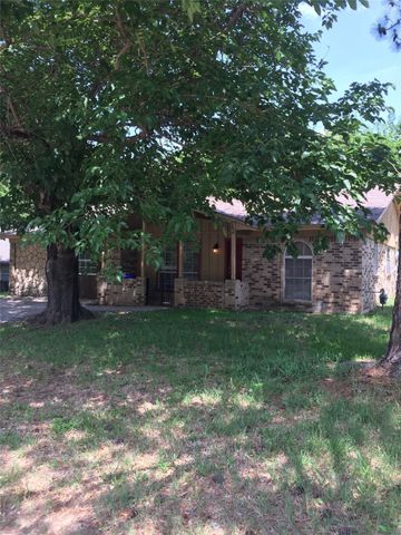 413 Glenhaven Drive, Azle, TX 76020