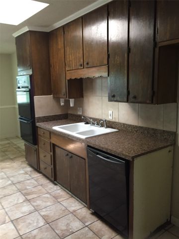 413 Glenhaven Drive, Azle, TX 76020