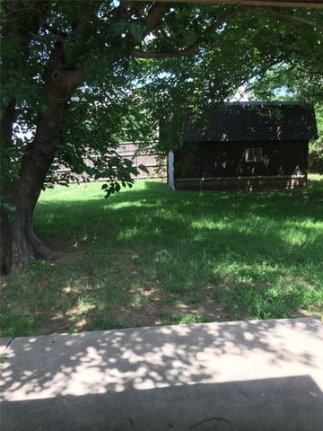 413 Glenhaven Drive, Azle, TX 76020