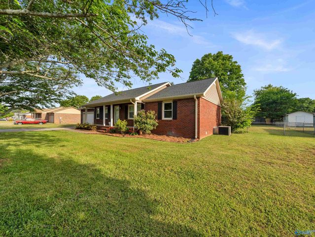 107 Enoch Drive, Hazel Green, AL 35750