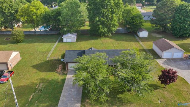107 Enoch Drive, Hazel Green, AL 35750