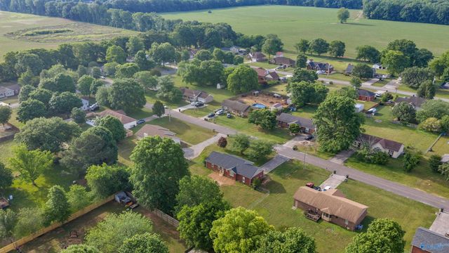 107 Enoch Drive, Hazel Green, AL 35750