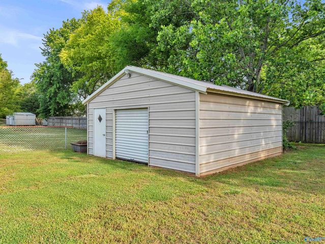 107 Enoch Drive, Hazel Green, AL 35750