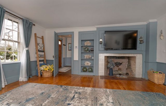 356 Main St, Amesbury, MA 01913