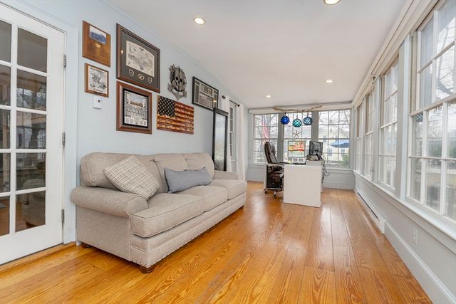 356 Main St, Amesbury, MA 01913