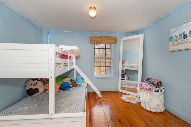 356 Main St, Amesbury, MA 01913