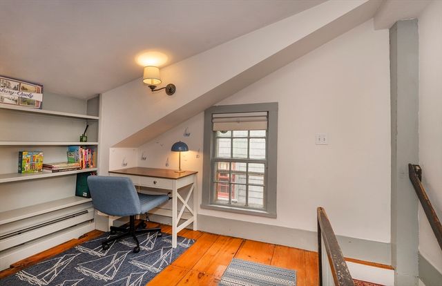 356 Main St, Amesbury, MA 01913