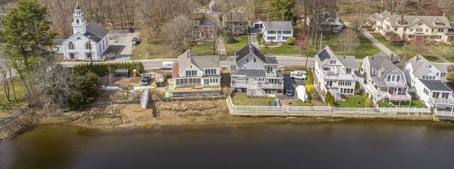 356 Main St, Amesbury, MA 01913