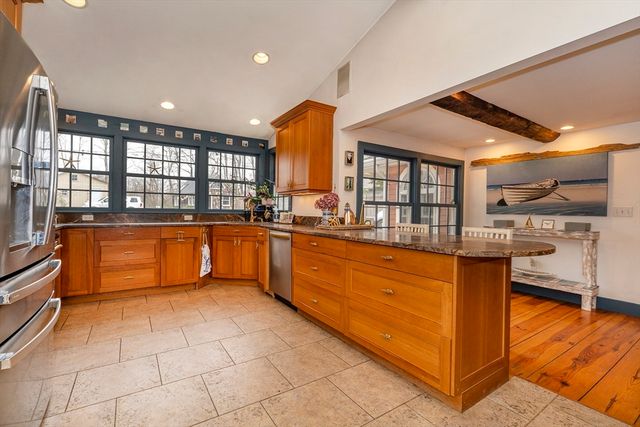 356 Main St, Amesbury, MA 01913