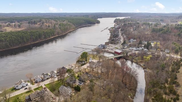 356 Main St, Amesbury, MA 01913