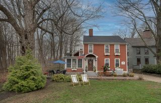356 Main St, Amesbury, MA 01913