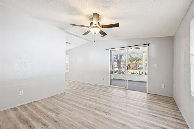 39 MAPLEHURST AVENUE, Debary, FL 32713