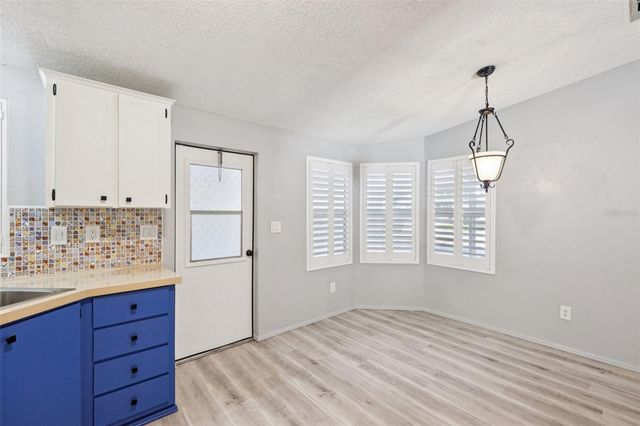 39 MAPLEHURST AVENUE, Debary, FL 32713