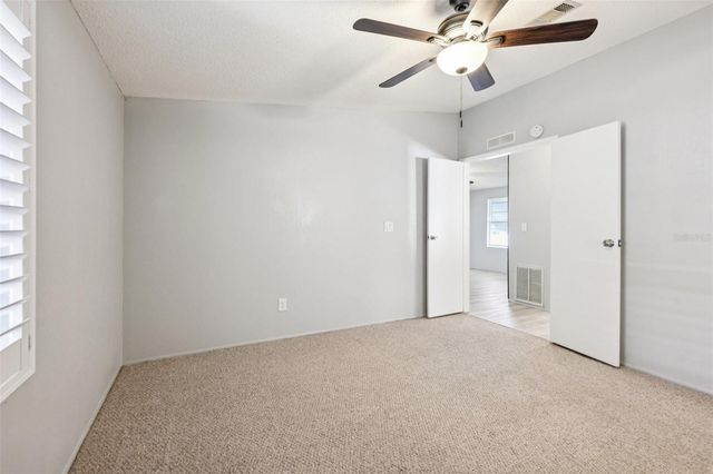 39 MAPLEHURST AVENUE, Debary, FL 32713