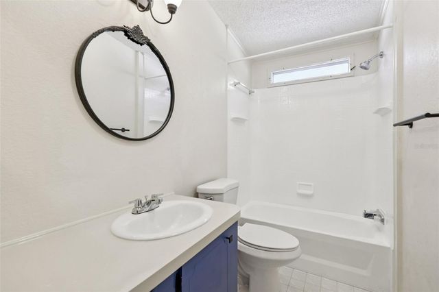 39 MAPLEHURST AVENUE, Debary, FL 32713